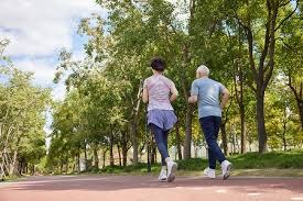 会员大会上施洛特贝克没和凯尔握手，记者：相关人员说没矛盾